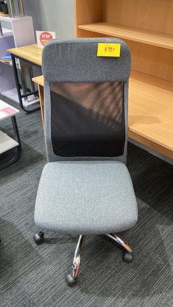 Second hand revolving chair store
