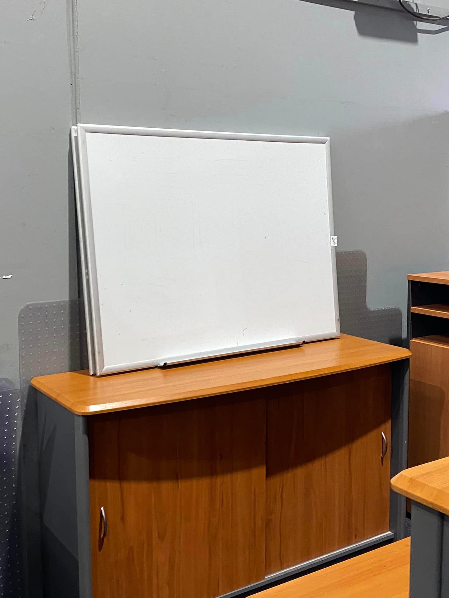 Second Hand Wall Mounted Whiteboard (1200mm x 9000mm)